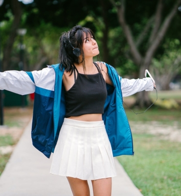 how-to-style-a-pleated-skirt-in-a-variety-of-ways